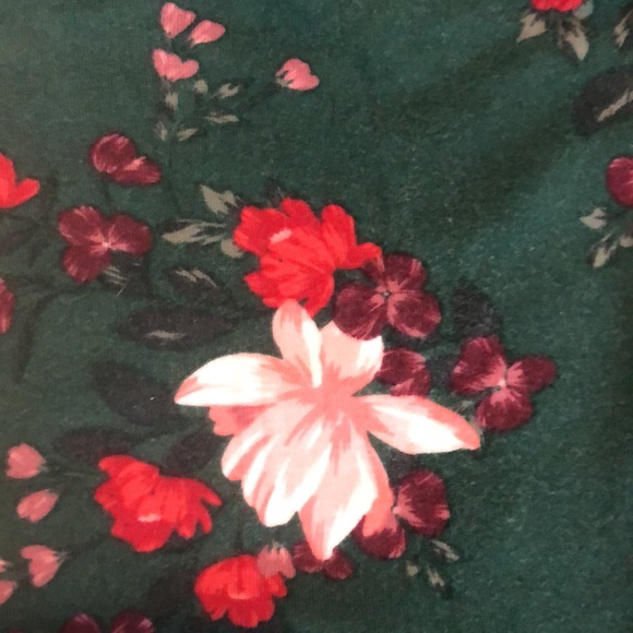 OLD NAVY 4- Pack bodysuits - Picture 5 of 8